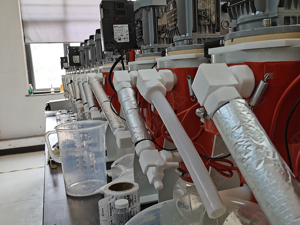 18級保溫夾套逆流萃取分離實(shí)驗(yàn)系統(tǒng) 18級保溫夾套逆流萃取分離實(shí)驗(yàn)系統(tǒng)